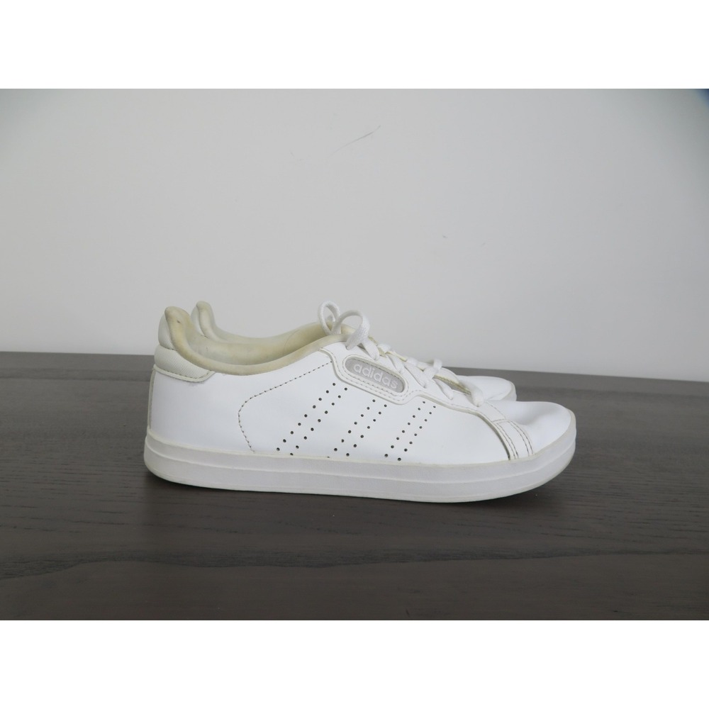 Adidas Courtpoint CL X Shoes Womens 6 White Low Walking Sneakers FW3254 Casual